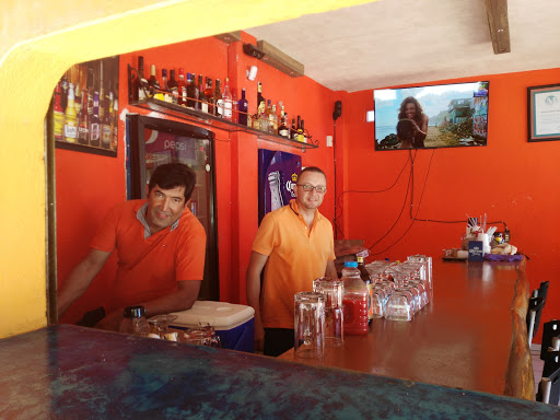 las chozas, 28868, Miguel de la Madrid 105, Club Santiago, Manzanillo, Col., México, Restaurante | COL