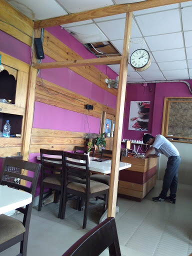 Royal Hut Restaurant, Ghoshpara Station Road, Block B, Kalyani, West Bengal 741235, India, Restaurant, state WB