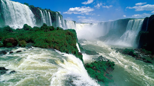 Iguassu Falls, Brazil.jpg