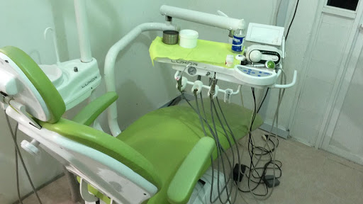 Consultorio Dental Potenciano, Calle 42-A entre 19 y 31 #6, Col. Tacubaya, 24180 Cd del Carmen, Camp., México, Dentista cosmético | NL