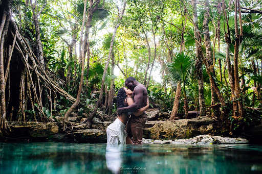 Ivan Luckie Photography, 5a avenida 203, Centro, 77710 Playa del Carmen, QROO, México, Fotógrafo de bodas | QROO