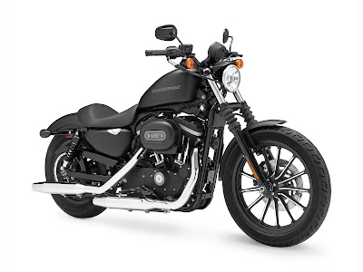 2011_Harley-Davidson_Sportster_Iron_883_1600x1200_front_angle