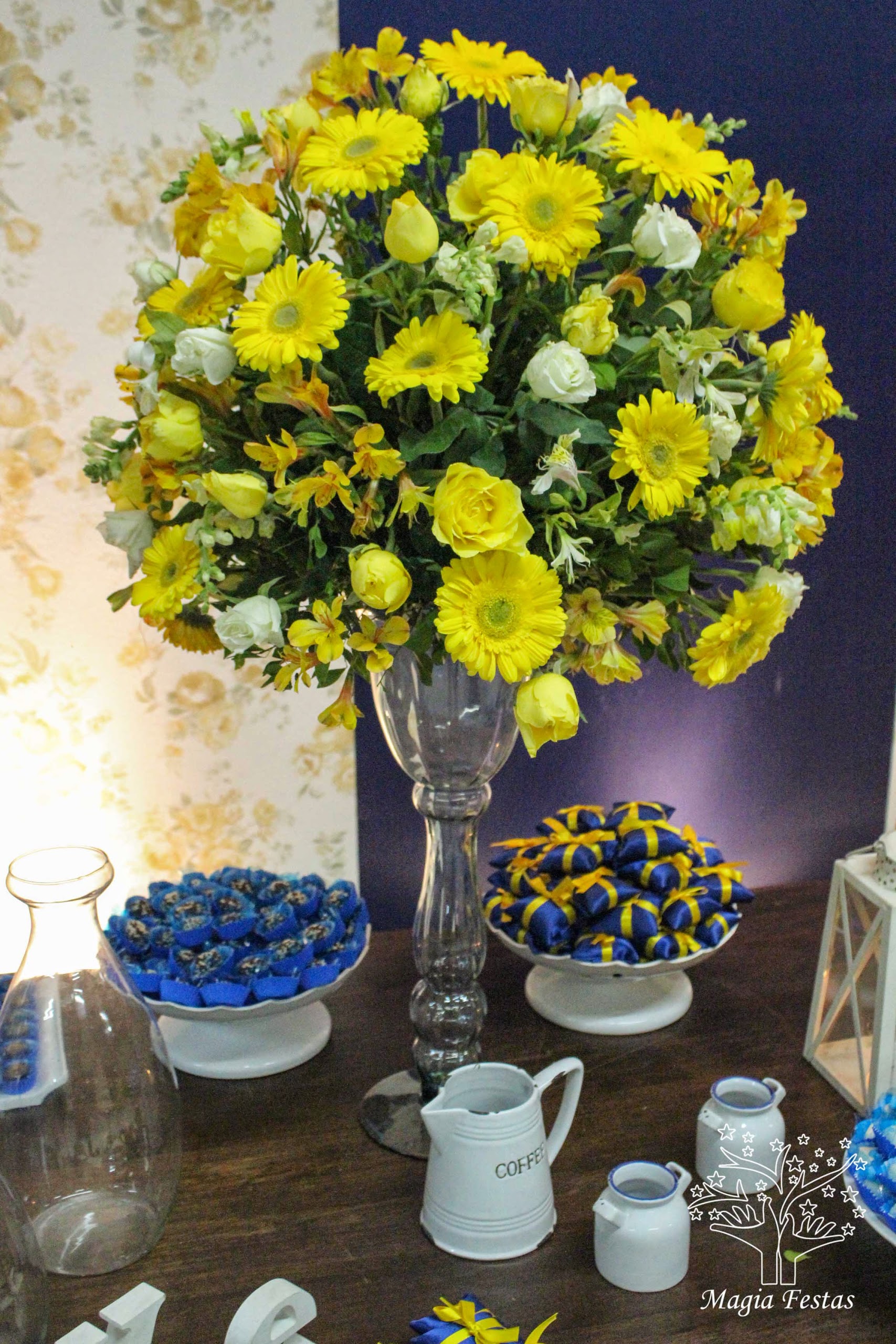 decoracao rustica de casamento azul e amarelo: Magia Festas: Evento proprio – casamento rústico amarelo e azul decoracao rustica de casamento azul e amarelo: Magia Festas: Evento proprio – casamento rústico amarelo e azul