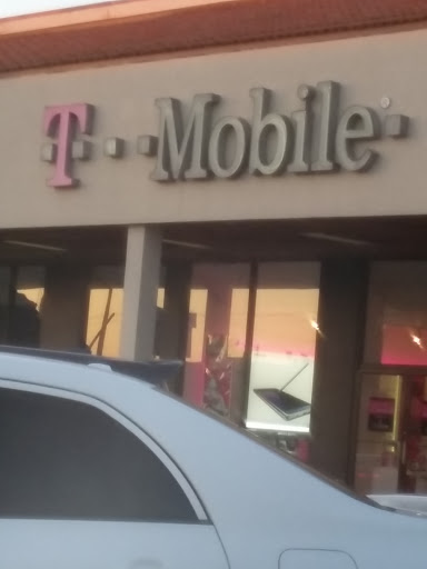 Cell Phone Store «T-Mobile», reviews and photos, 1000 Beltline Rd SW c, Decatur, AL 35601, USA