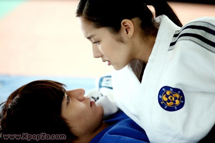 ชาวจีนกว่า 1.6 ล้านคน ช็อคข่าว Lee Min Ho และ Park Min Young คบกัน