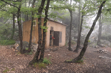 Seul lieu d'abri sur la Sainte Victoire face sud -Refuge Baudino