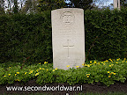 Private C.P. Carven, The Dorsetshire Regiment, 3rd april 1945, age 32, Oosterbegraafplaats Enschede.