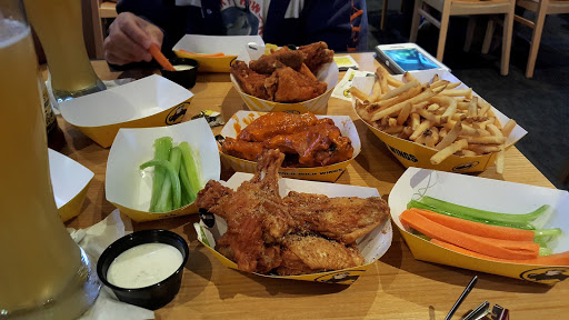 Chicken Wings Restaurant «Buffalo Wild Wings», reviews and photos, 402 Randall Rd, South Elgin, IL 60177, USA