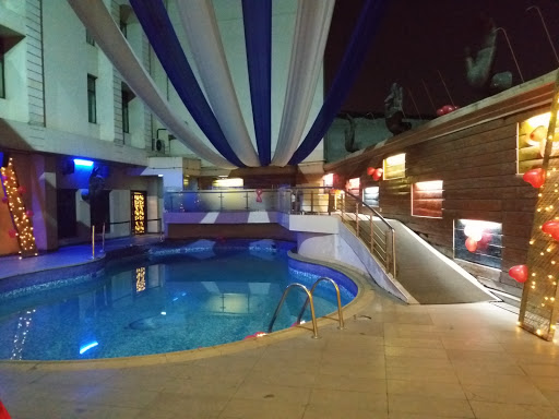 H2O poolside, Raipur, C/o Hotel Celebration, Shri Gurugovind S. Square, Jail Rd, Raipur, Chhattisgarh 492009, India, Swimming_Club, state CT