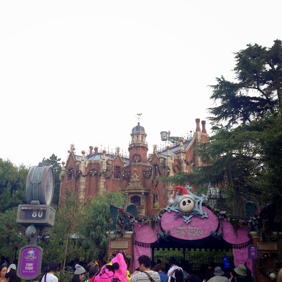 hunted mansion disneyland