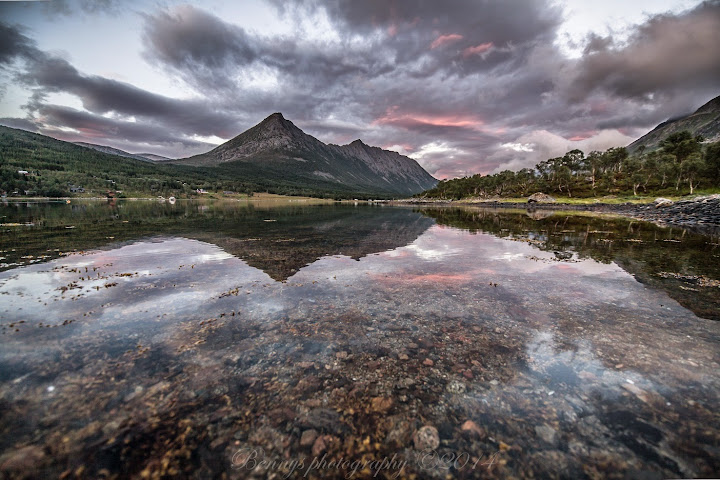 Sunset in Sørfjorden, Vesterålen, Norway. Photographer Benny Høynes