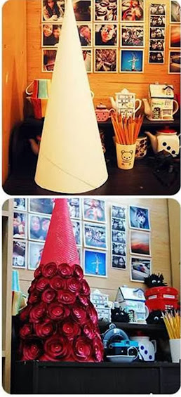 Arvore cone de natal com rosas de tecido Arvore cone de natal com rosas de tecido
