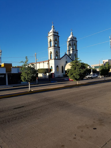 Iglesia de Guadalupe, Ignacio Zaragoza s/n, Centro, 81400 Guamúchil, Sin., México, Iglesia | SIN