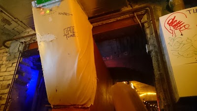 Photos of L&aacute;mp&aacute;s Student Pub