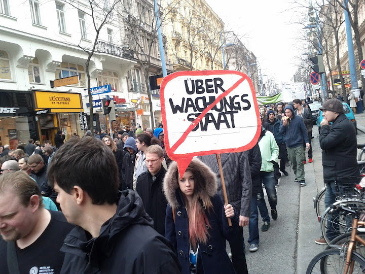 Demo gegen Vorratsdatenspeicherung in Wien Demo gegen Vorratsdatenspeicherung in Wien