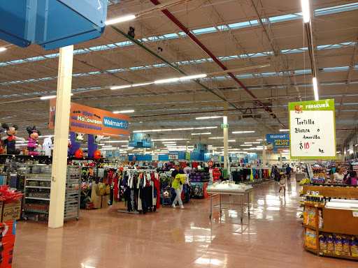 Walmart Torres Landa, Juan Alonso de Torres 1325, Fracción de Predio El Tlacuache, 37500 León, Gto., México, Supermercados o tiendas de ultramarinos | GTO