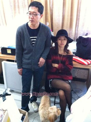 Lee Hyori กับ Kim Jae Dong ถ่ายรูปคู่พร้อมใบหน้าเย็นชา