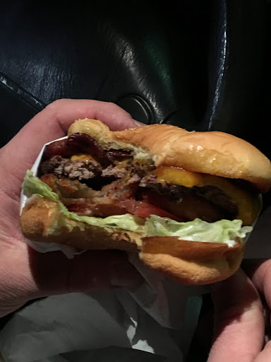 Hamburger Restaurant «K&M Drive-In», reviews and photos, 3414 NE 3rd Ave, Camas, WA 98607, USA