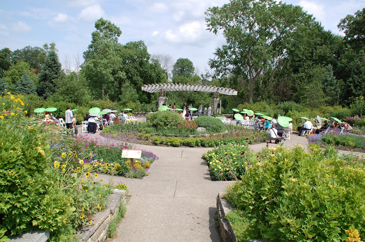 Matthaei Botanical Gardens wedding in Ann Arbor, MI planned by TwoFoot Creative