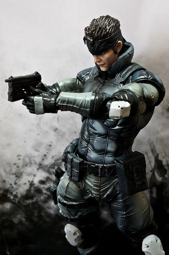 [Square Enix][Tópico Oficial] Play Arts Kai | Metal Gear Solid 5 - Naked Snake (Sneaking Suit ver.) - Página 7 DSC04193