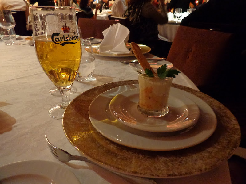 А включите-ка мне усилители качки! А подайте-ка белых пиджаков. Costa Paсifica февраль 13г