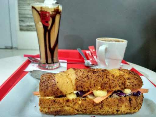 Cafe Coffee Day, Inside Avani Riverside Mall, 32, Jagat Banerjee Ghat Road, Howrah, West Bengal 711102, India, Coffee_Shop, state WB