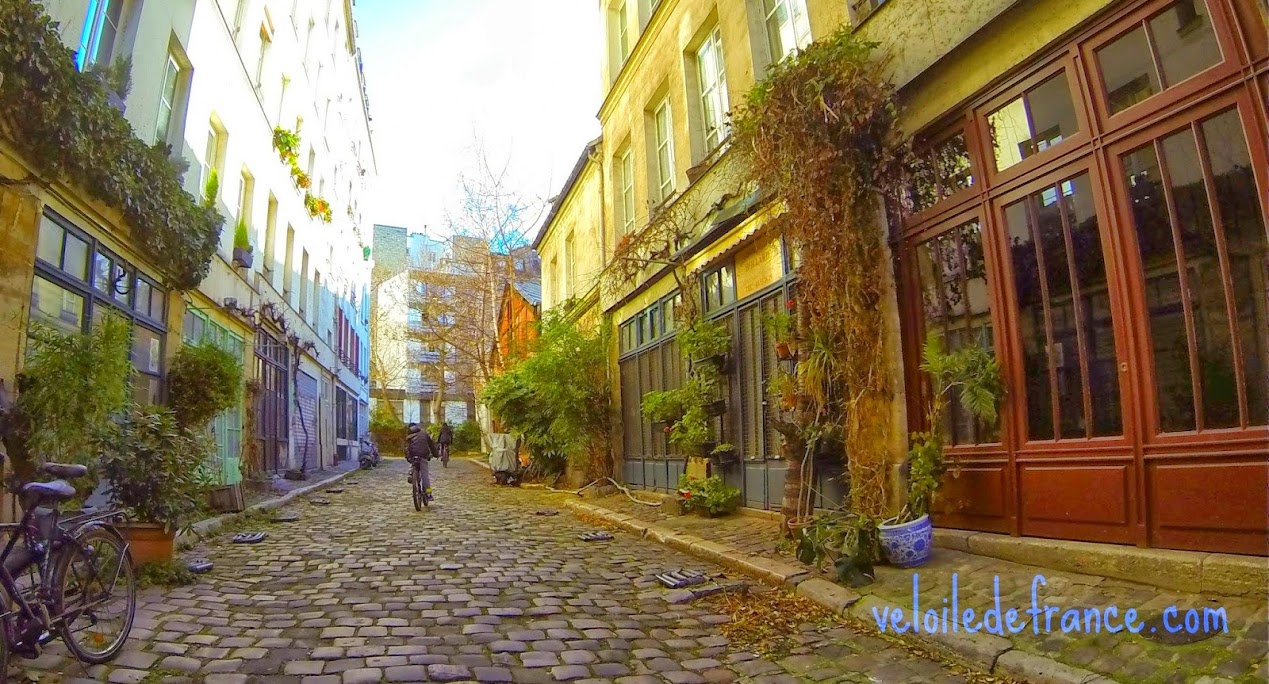 Passage Lhomme dans Paris - e-guide balade à vélo de Notre Dame à Bercy par veloiledefrance.com