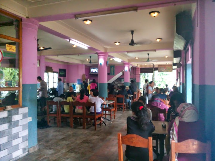 One of the RnR stop cafe between Kathmandu & Pokhara