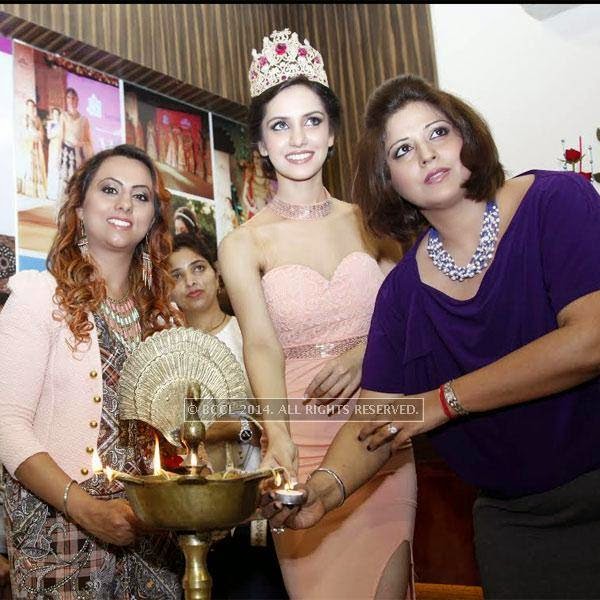 Miss India 2014 Koyal Rana with Richa Aggarwal  during the inauguration of the new Cleopatra Lounge in Chandigarh.