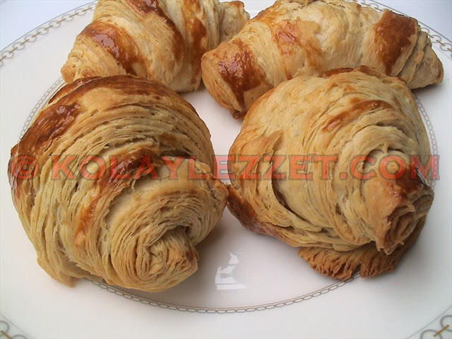 EVDE-TEREYAĞLI-ÇİKOLATALI-KRUVASAN-YAPIMI-(Croissant,-Fransa) EVDE-TEREYAĞLI-ÇİKOLATALI-KRUVASAN-YAPIMI-(Croissant,-Fransa)