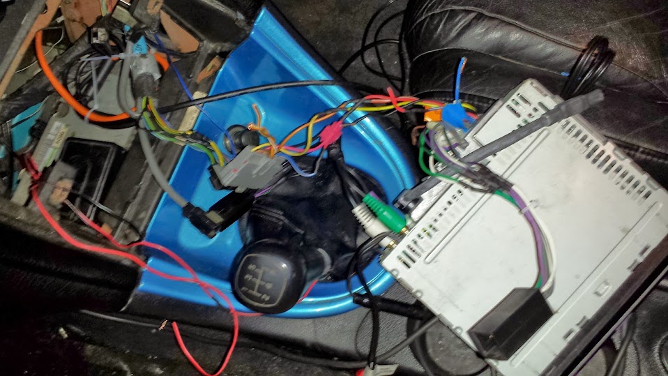 wiring aftermarket headunit to mach 460 amps correctly