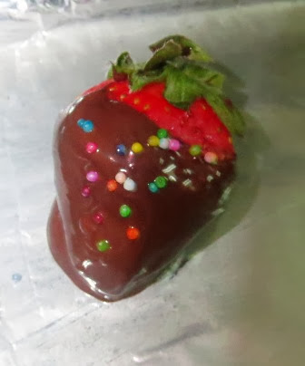 Chocolate covered Strawberries Recipe | chocolate dipped strawberries
