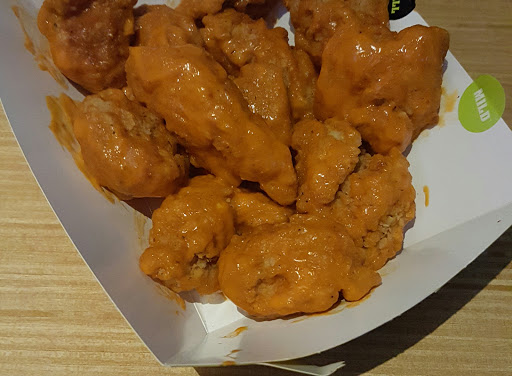 Chicken Wings Restaurant «Buffalo Wild Wings», reviews and photos, 540 W Main St, Middletown, DE 19709, USA