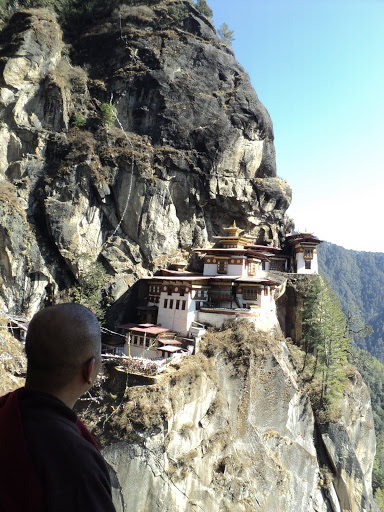 Ký sự chuyến hành hương Bhutan đầu xuân._Bodhgaya monk (Văn Thu gởi) DSC07120