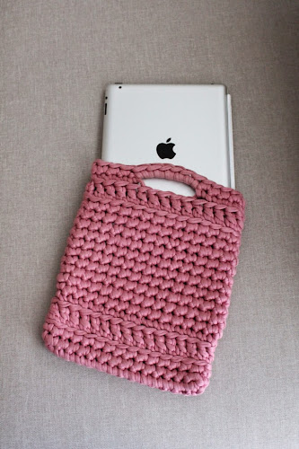 Not 2 late to craft: Funda de ganxet trapillo per l'iPad / XXL crochet iPad sleeve
