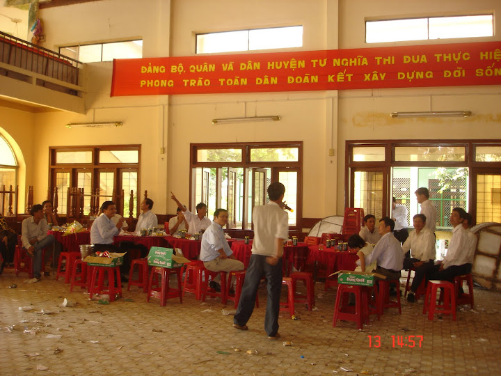 Chào mừng Ngày nhà giáo Việt Nam 20/11 2010 - Page 3 DSC00109