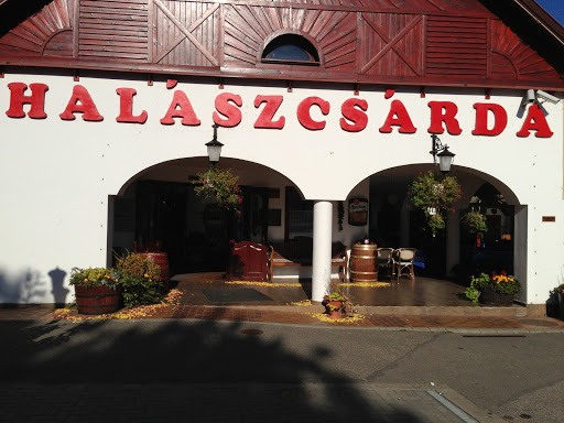 Fehértói Fish Restaurant and Pension