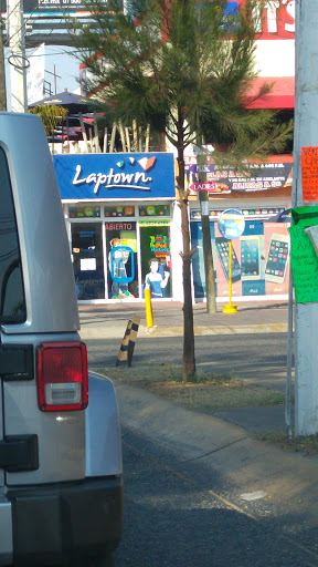 Laptown La Estancia, esquina, Av. Sebastian Bach, La Estancia, 45030 Zapopan, Jal., México, Servicio de reparación de ordenadores | JAL