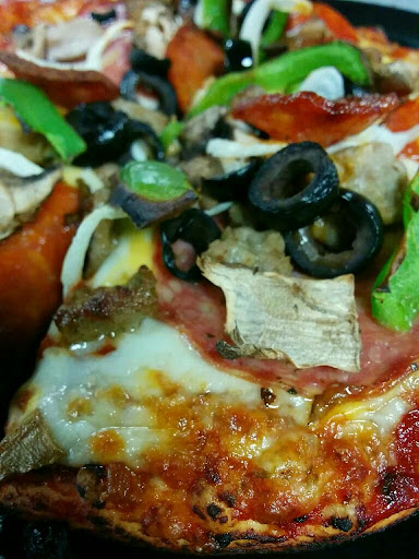 Pizza Restaurant «Skyline Pizza», reviews and photos, 4400 Keller Ave # 300, Oakland, CA 94605, USA