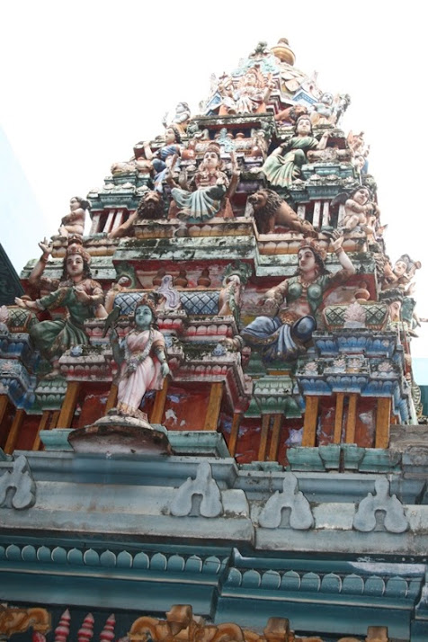 Sri Lanka. Красивый, впечатляющий, действующий храм.