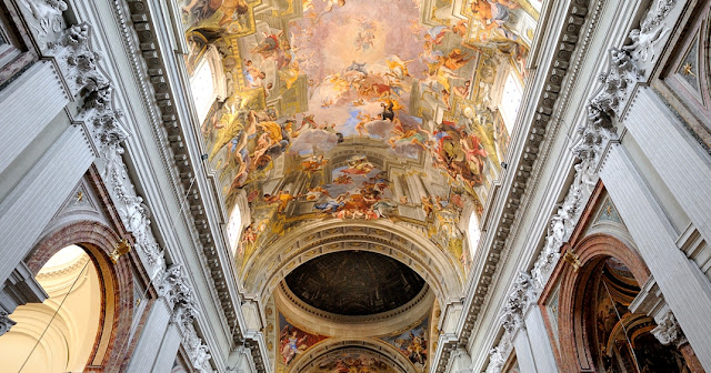 Iglesia de San Ignacio de Loyola, segunda iglesia jesuita de Roma, dedicada San Ignacio, fundador de los Jesuitas y la Compañía de Jesús.