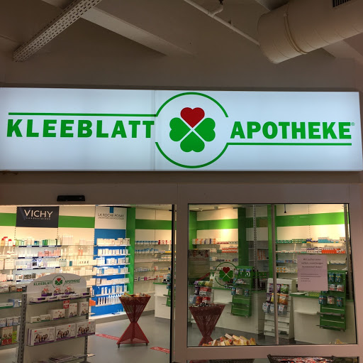 Kleeblatt Apotheke im real,- Heerdt logo