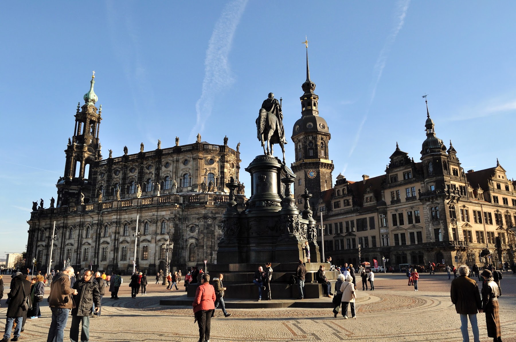 Дрезден это. Дрезден достопримечательности. Дрезден сейчас. Kastanienhof Дрезден. Дрезденская галерея.