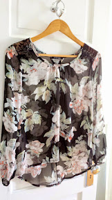 The details of this Papermoon Rebecca Floral Print and Lace Blouse are lovely