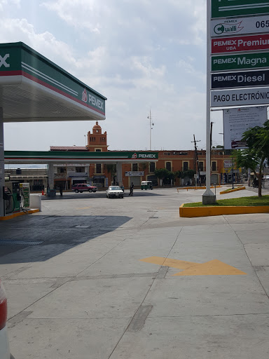 Gasolinera Tlacolula de Matamoros, Internacional Cristóbal Colón, Tlacolula de Matamoros, 74000 Tlacolula de Matamoros, Oax., México, Estación de servicio | OAX