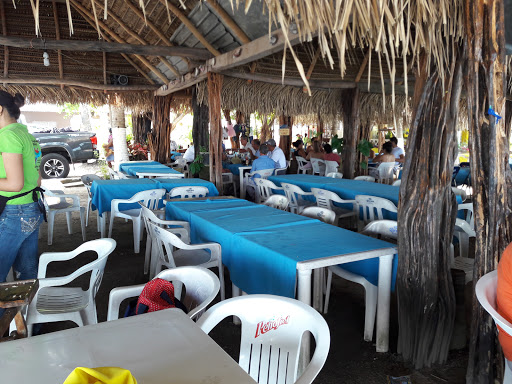 Restaurante Colimilla, Av. General Manuel Ávila Camacho S/N, La Culebra, 28838 Manzanillo, Col., México, Restaurantes o cafeterías | JAL