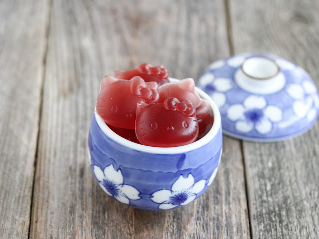 photo of Hello Kitty fruit snacks in a small bowl