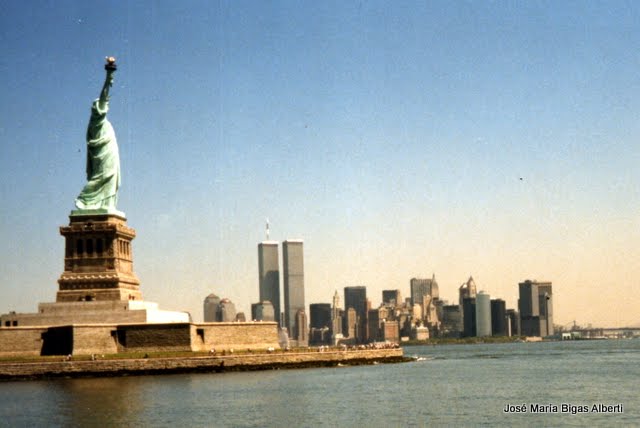 New York City. Las Torres Gemelas y la Estatua de la Libertad - NYC Vintage (Agosto 1988) (8)