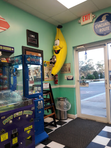 Ice Cream Shop «Hannah Bananas Old Fashioned Ice Cream Parlor», reviews and photos, 220 N Charles Richard Beall Blvd, DeBary, FL 32713, USA