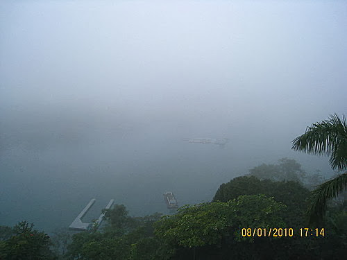 南投日月潭教師會館陽台外的日月潭 (2).JPG